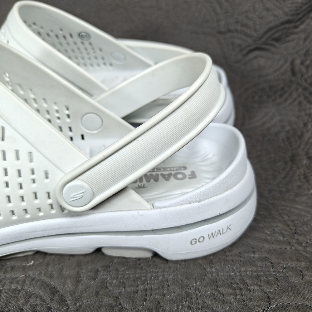 SKECHERS Foamies Go Walk Clog White Synthetic Slip On Women's Shoe Size 9.5 - Picture 4 of 8